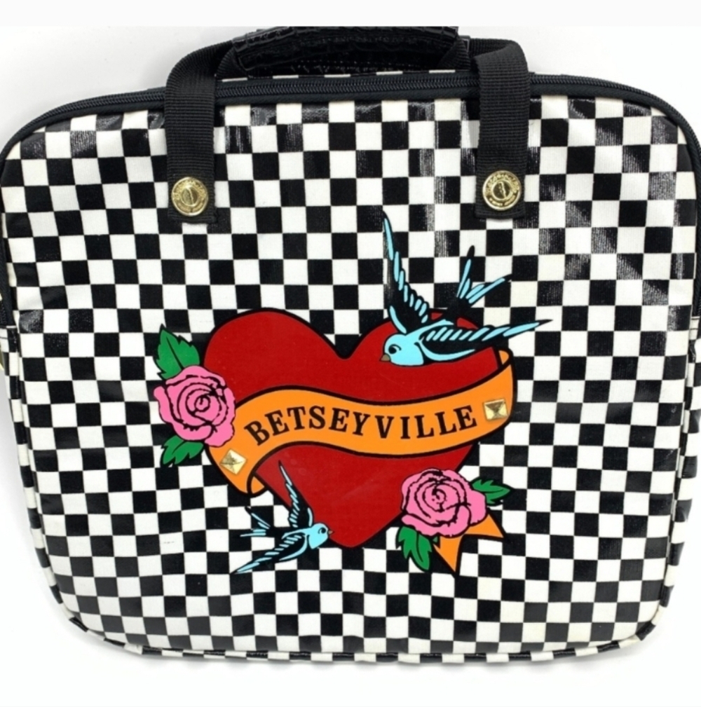 Betsey Johnson Betseyville Laptop Case Quilted Black White Checkered Sz 13x14 In